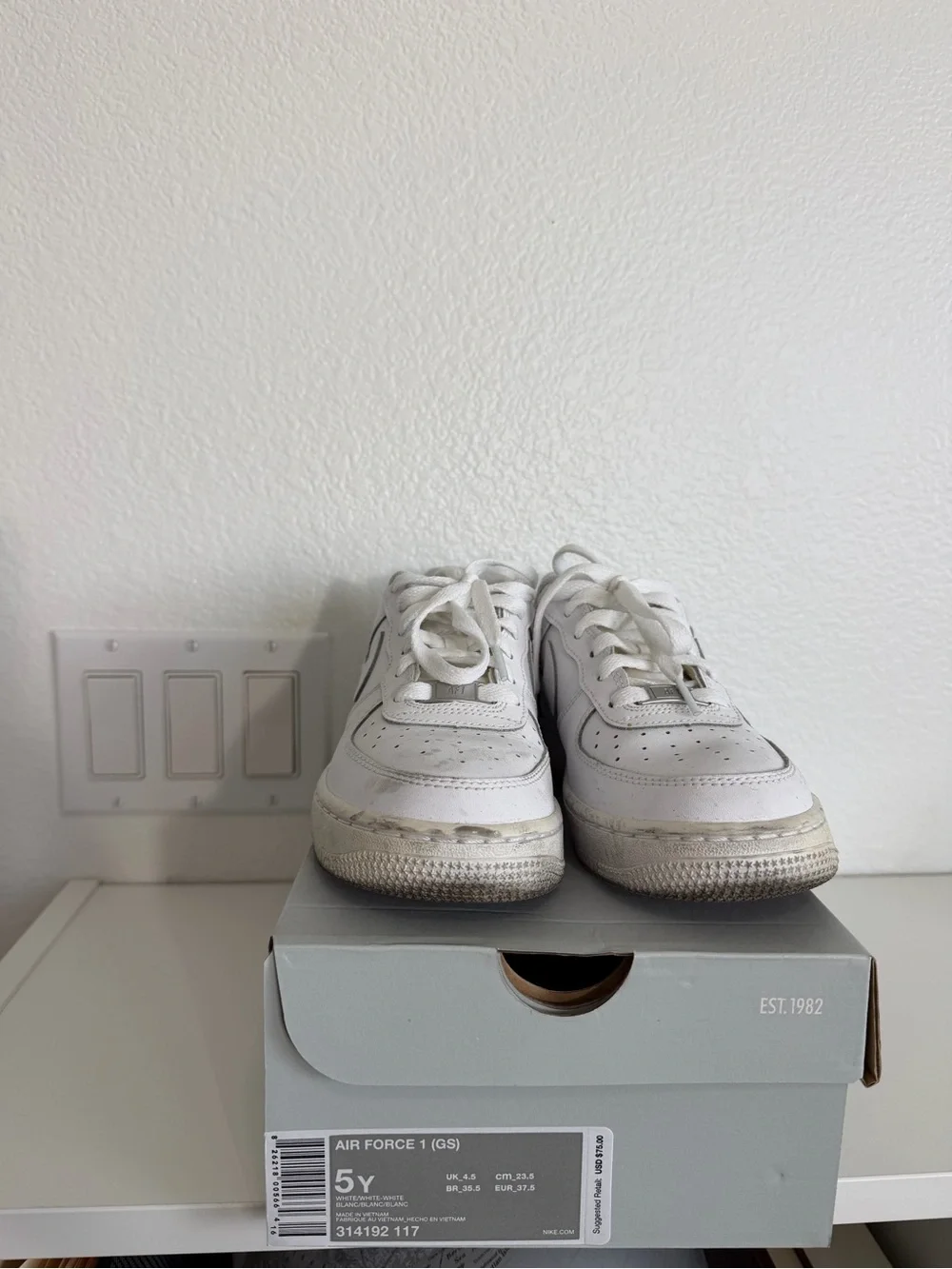 Nine Air Force 1 Low Triple White GS Sneakers 5Y